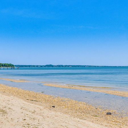 Distinctive Hamptons Home With Pool Near Bay, Ocean Hampton Bays Kültér fotó