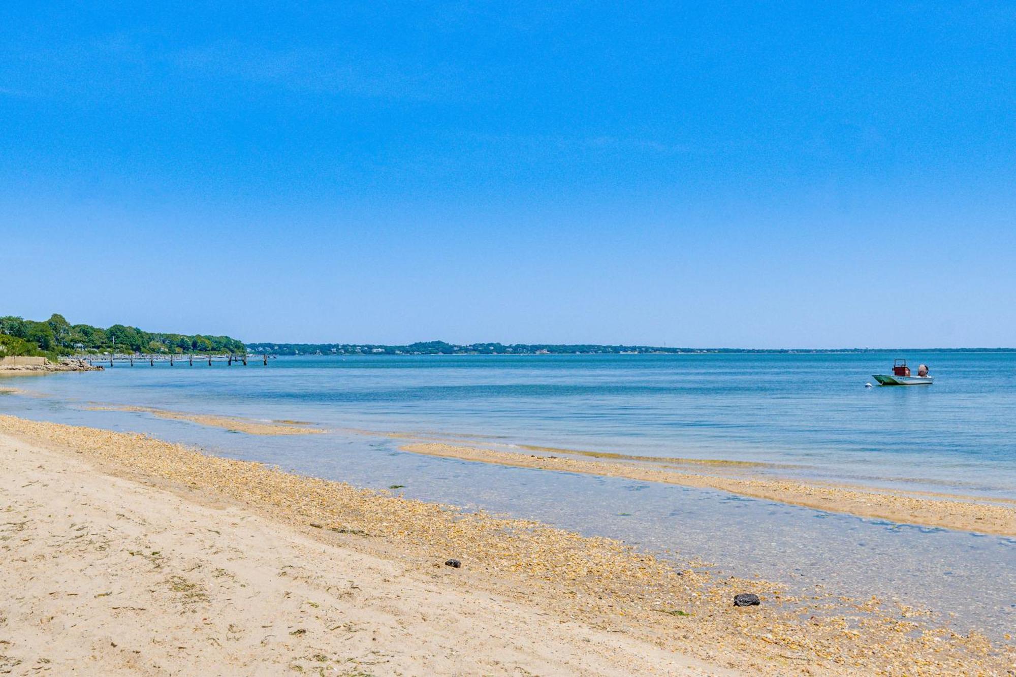 Distinctive Hamptons Home With Pool Near Bay, Ocean Hampton Bays Kültér fotó
